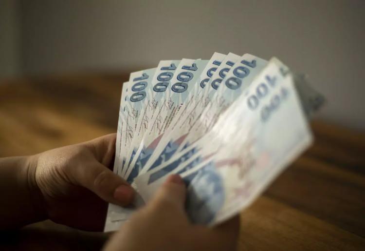 <p>Yersiz yapıldığı anlaşılan ödemeler, ilgilinin varsa almakta olduğu gelir veya aylıklarından yüzde 25 oranında kesilerek, yoksa genel hükümlere göre geri alınacak.</p>
<p> </p>