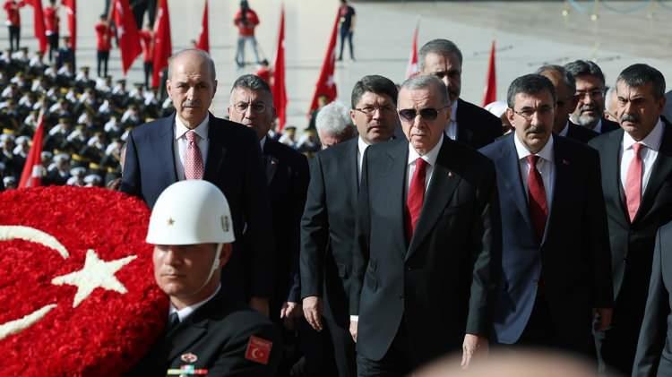 <p>İspanya'nın Ankara Büyükelçiliğinin X hesabında, Cumhuriyet Bayramı vesilesiyle "Tüm Türk halkına tebrikler." mesajı paylaşıldı.</p>
<p> </p>