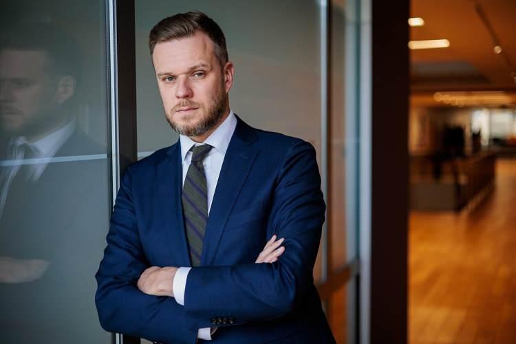 <p>Litvanya Dışişleri Bakanı Gabrielius Landsbergis, X hesabından yaptığı paylaşımda, Türkiye Cumhuriyeti'nin 100. yıl dönümünü kutlayarak, "Tüm Türkiye halkına en içten refah dileklerimizi sunarız. İkili işbirliğini ve NATO ortaklığını güçlendirmeye devam edelim." ifadelerini kullandı.</p>
<p> </p>