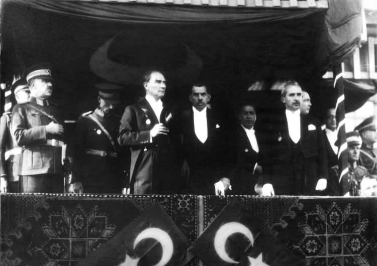 <p>Estonya Dışişleri Bakanlığının X hesabından da İngilizce ve Türkçe olarak "Bağımsızlığının 100. yılında Türkiye'nin Cumhuriyet Bayramı'nı en içten dileklerimizle kutluyoruz." paylaşımında bulunuldu.</p>
<p> </p>