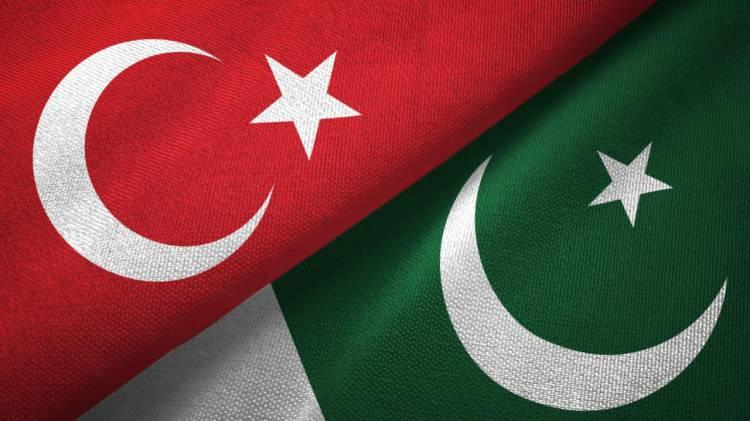 <p>Pakistan'ın Ankara Büyükelçiliği, X sosyal medya platformundan yaptığı açıklamada, "Kardeş Türkiye Cumhuriyeti'nin 100. yılı kutlu olsun. Bu önemli vesileyle, yeni yüzyılın Türk kardeşlerimize daha fazla ilerleme ve refah getirmesini ve özel Pakistan-Türkiye ilişkisinin her zaman gelişmeye devam etmesini diliyoruz." ifadeleri kullanıldı.</p>
<p> </p>