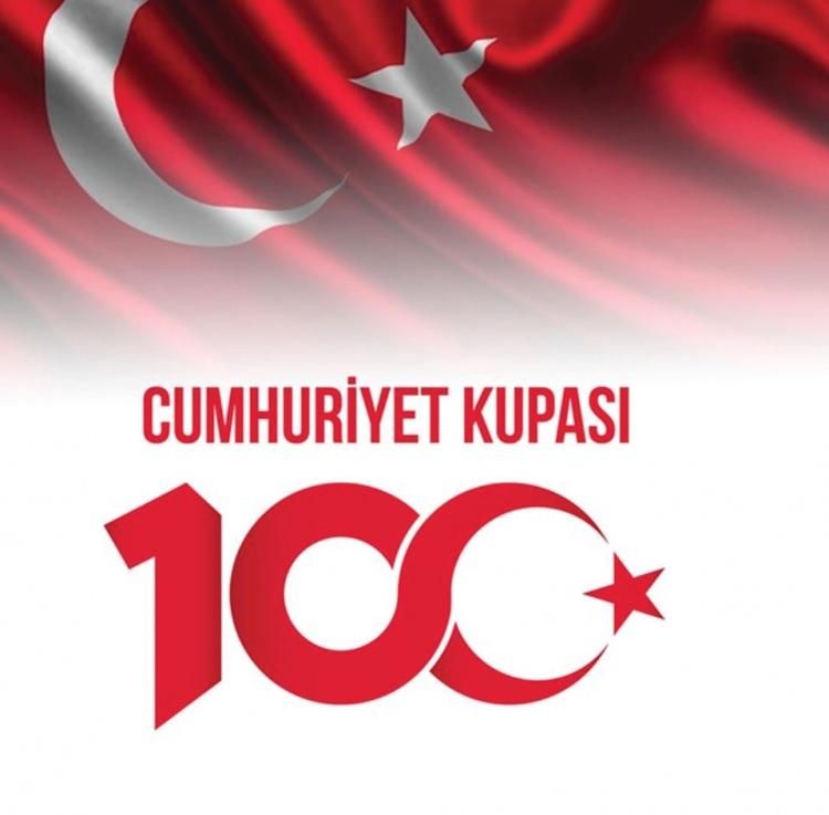 <p>100. YIL CUMHURİYET KUPASI<br />
Cumhuriyetimizin yüzüncü yıl kutlamaları çerçevesinde; Kadınlar 1. Lig’de yer alan 6<br />
takım ve Erkekler Süper Lig’de mücadele eden 8 takımın katılımı ile İstanbul ve Ankara’da<br />
Cumhuriyet Kupası müsabakaları yapılacaktır.<br />
</p>