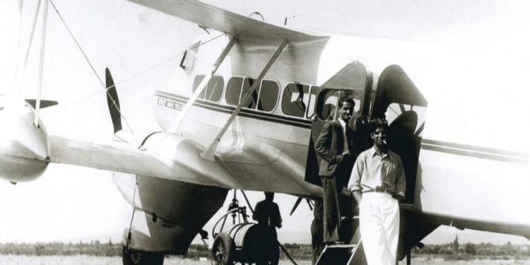 <p><strong>3 ŞUBAT 1933</strong></p>
<p>İlk tayyare uçuş denemesi yapıldı. İstanbul-Ankara arasında ilk tayyare uçuşu gerçekleştirildi.</p>
<p> </p>