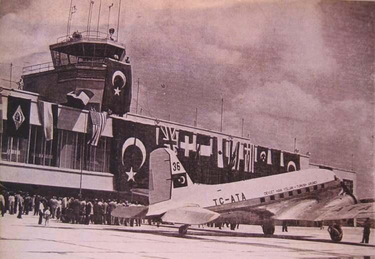 <p><strong>20 MAYIS 1933</strong></p>
<p>“Hava Yolları Devlet İşletmesi”, Milli Savunma Bakanlığına bağlı olarak kuruldu. 3 Haziran 1938’de Devlet Hava Yolları Genel Müdürlüğü adını aldı.</p>
<p> </p>