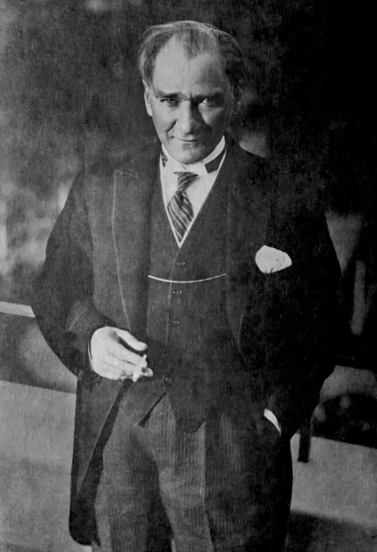 <p> Cumhurbaşkanı Mustafa Kemal Atatürk'ün portresi. (Arşiv-08.07.1931) ( BYEGM - Anadolu Ajansı )</p>