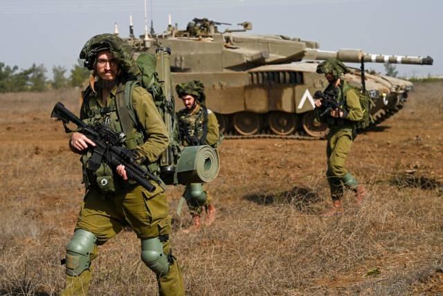 <p>Yedioth Ahronoth gazetesi yazarı, analist Avi Issacharoff, İsrail için kara harekatı dışında seçenek olmadığını savunarak, "İsrail hükümetinin önünde kara operasyonundan başka bir seçenek yok ancak o da kolay olmayacaktır. Orada İsrail ordusu ile silahlı gruplar arasında şiddetli çatışmalar yaşanacak" dedi.</p>