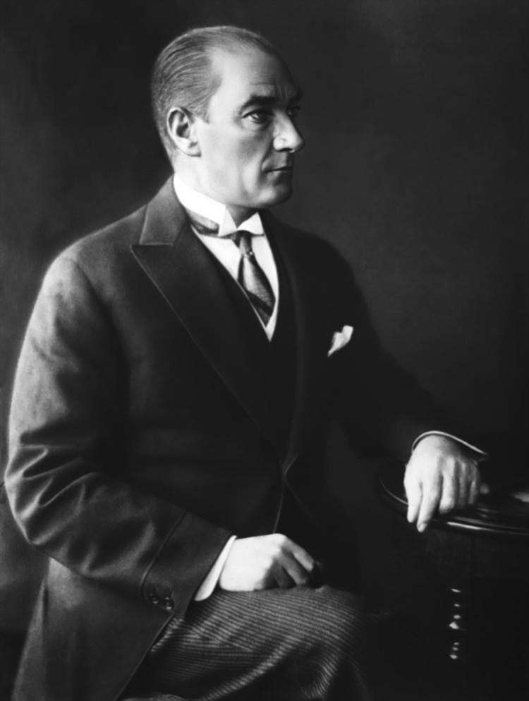 <p>Türkiye Cumhuriyeti'nin ilk Cumhurbaşkanı Mustafa Kemal Atatürk. (Arşiv-01.01.1928) ( BYEGM - Anadolu Ajansı )</p>
