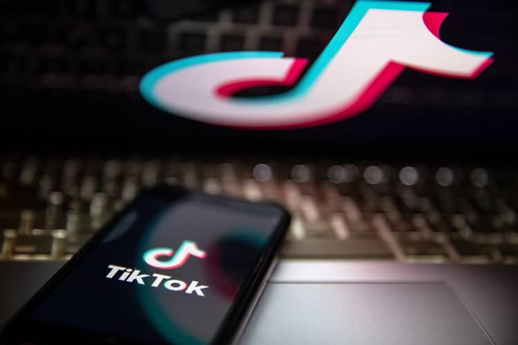 <p>Tiktok uygulamasında görülüp, oynanmaya başlanan kanlı para, çocuklar arasında hızla yayıldı.</p>
