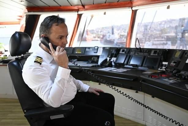 <p><strong>DÜNYA STANDARTLARININ ÜZERİNDE VERİ TOPLANABİLİYOR</strong></p>
<p>Barbaros Hayreddin Paşa Sismik Arama Gemisi Kaptanı Muzaffer Nur, AA muhabirine, geminin bakım çalışmaları için Trabzon Limanı'na yanaştığı bilgisini paylaşarak, "Karadeniz münhasır ekonomik sahamızda başarıyla tamamladığımız projemizin ardından, bizlere tevdi edilecek olan yeni projemizi de başarılı bir şekilde tamamlamak için gerekli olan hazırlıklarımızı, planlı bakımlarımızı ve ikmallerimizi burada sürdürüyoruz." dedi.</p>