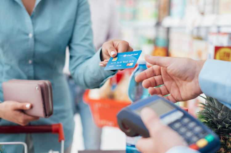 <p>25 yaş altındaki üniversite öğrencilerinin Bireysel Emeklilik Sistemi'ne dahil olmasını sağlayacak teşvikler geliştirilecek.</p>
<p> </p>