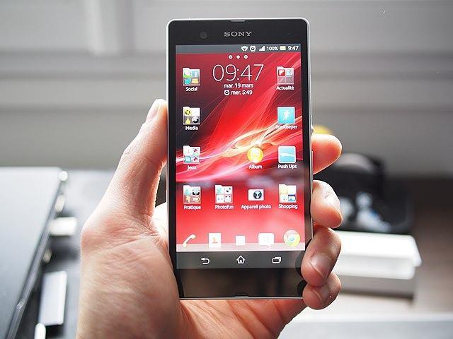 <p><strong>SONY XPERIA Z</strong></p>
