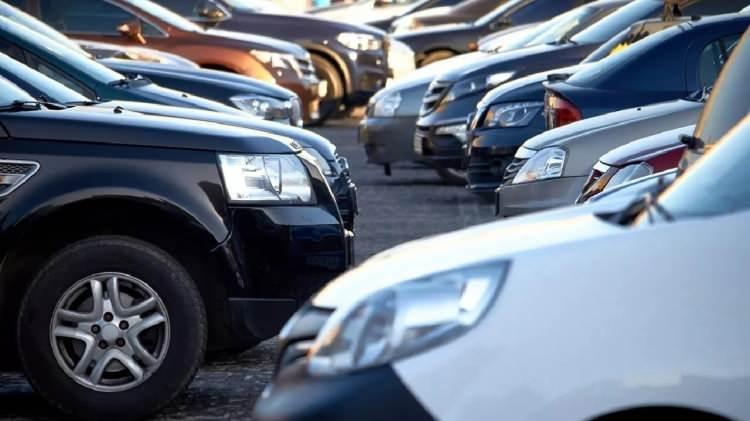 <p>Dolar ve euro kurlarının seçimlerin ardından 40-45 TL seviyelerine yükselmesini beklediklerini dile getiren Torun, fiyatlarda bir düşüş olmasını beklemediklerini ifade etti. </p>

