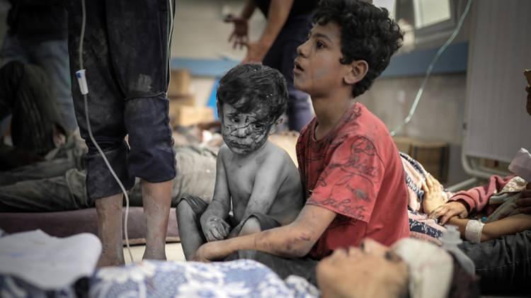 <p>Şeyh Subhi Tufeyli'nin İran'a yönelik sarf ettiği sert sözler "Hizbullah neden en zor zamanında Hamas’a yardım etmiyor, İran neden Hamas’ı yüzüstü bıraktı? Ortadoğu’da ABD’nin yaptığı katliamlarda İran’ın rolü neydi?" sorularına cevap niteliğinde.</p>