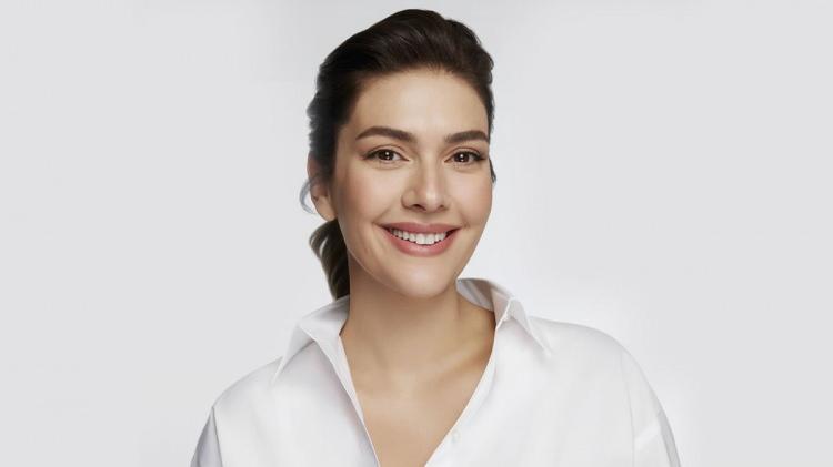 <p><span style="color:#FF0000"><strong>BERGÜZAR KOREL</strong></span></p>
