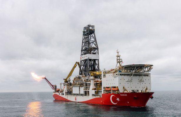 <p>Öte yandan Azerbaycan'dan gelen Trans Anadolu Doğal Gaz Boru Hattı'nın (TANAP) yıllık kapasitesi 16 milyar metreküp, İran-Türkiye Doğalgaz Boru Hattı'nın yıllık kapasitesi ise 10 milyar metreküp seviyesinde bulunuyor.</p>
<ul>
</ul>