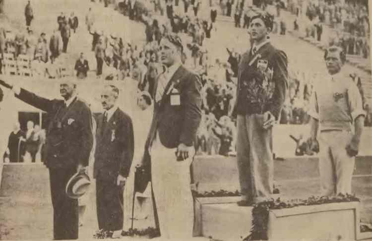 <p>1936: Yaşar Erkan, 1936 Berlin Olimpiyatları’nda grekoromen stilinde 61 kiloda yarışarak altın madalya kazandı. Bu zaferle Yaşar Erkan Türkiye’nin olimpiyatlardaki ilk şampiyonluğunu kazanmıştır.</p>
