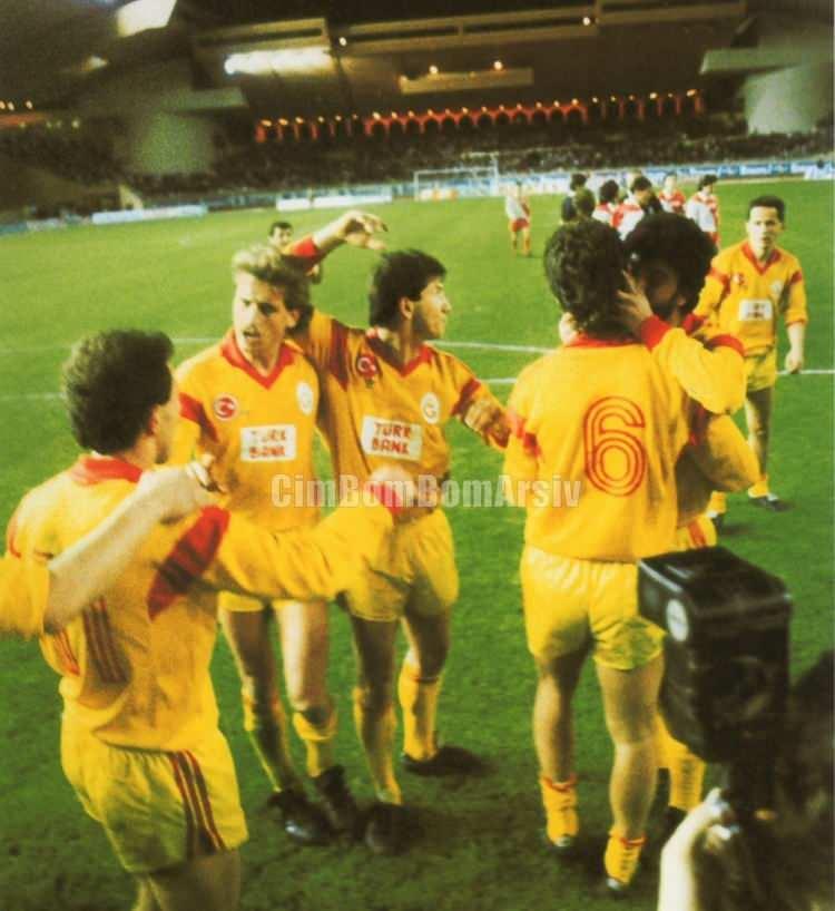 <p>1989: 1988/89 Şampiyon Kulüpler Kupası'nda Monaco'yu Cevad Prekazi'nin 50. dakikada gelen ikonik golüyle saf dışı bırakan Galatasaray adını Avrupa'nın son dört takımı arasına yazdırdı. Sarı-Kırmızılılar yarı finalde Steaua Bükreş'e elense de unutulmaz bir Avrupa deneyemi yaşadı.</p>

<p> </p>
