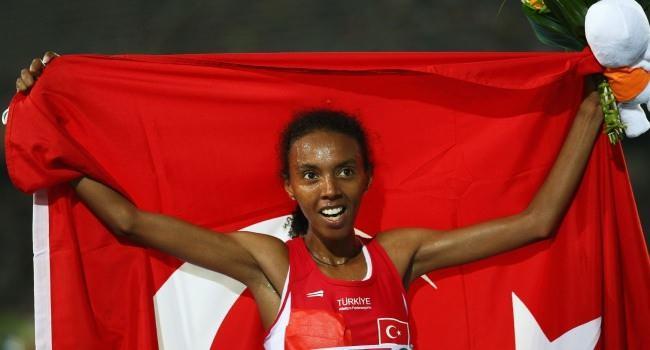 <p>2004: Elvan Abeylegesse, 2004 yılında Norveç'te düzenlenen Golden Lig'de bayanlar 5000 metrede dünya rekoru kırarak, ''Dünya rekoru kıran ilk Türk atlet'' olarak tarihe geçti.</p>
