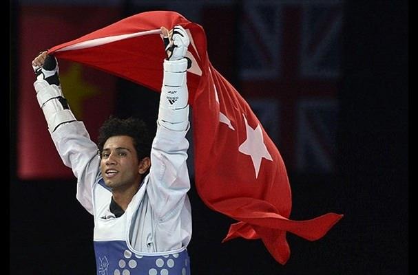 <p>2012: Milli tekvandocu Servet Tazegül 2012 Londra Olimpiyatları'nda sırası ile rakipleri Terrence Jennings, Hryhorii Husarov, Martin Stamper ile yaptığı 3 maçı kazanarak aynı kategoride İranlı Muhammed Bakiri Mutemed ile final maçına çıkmış ve maçı 6-5 kazanarak altın madalyanın sahibi olmuştur.</p>