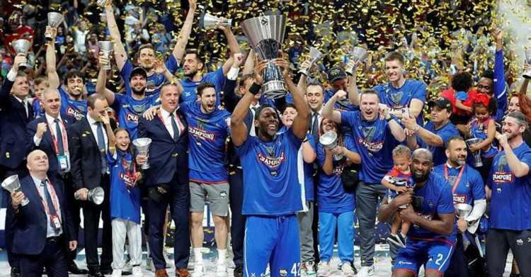 <p>2022: Anadolu Efes, 2021-22 EuroLeague finalinde  Real Madrid'i 58-57 mağlup ederek  üst üste 2. kez Euroleague şampiyonu olan ilk Türk takımı oldu.</p>
