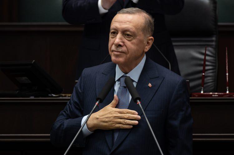 <p>Al Jazeera Arapça kanalı ve İngiliz haber ajansı Reuters, Erdoğan'ın açıklamalarını canlı yayımladı.</p>
