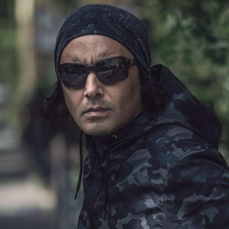 <p>Rap müzik dünyasının ünlü isimlerinden Killa Hakan, Berlin'den seslendi. Yaptığı paylaşımında,<br />
<em><strong>"Herkese Berlin'den selamlar. Cumhuriyetimizin 100'üncü yılını en içten dileklerimle kutlarım. Buradan tüm güzel insanlara selam olsun." </strong></em>ifadelerini kullandı. </p>
<p> </p>