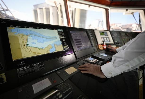 <p>Geminin sahip olduğu üstün özelliklerinin yanı sıra faaliyetlerde görev alan gemi personelinin de alanlarında kalifiye olduğunu dile getiren Nur, ekibin özverili çalışmaları sayesinde dünya standartlarının da üzerinde veri toplayabildiklerini belirtti.</p>
<p> </p>