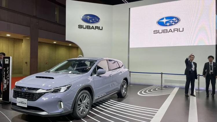 <p>JMS 2023 fuarında diğer &ouml;ne &ccedil;ıkan alanlardan biri de yeni ulaşım teknolojileri oldu. Subaru Corp, hen&uuml;z geliştirme aşamasındaki "Subaru Air Mobility" u&ccedil;an ara&ccedil; konseptini tanıttı. 6 metre uzunluğunda ve 4,5 metre genişliğindeki aracın uzak b&ouml;lgelere ulaşım amacıyla kullanılması hedefleniyor.</p>
