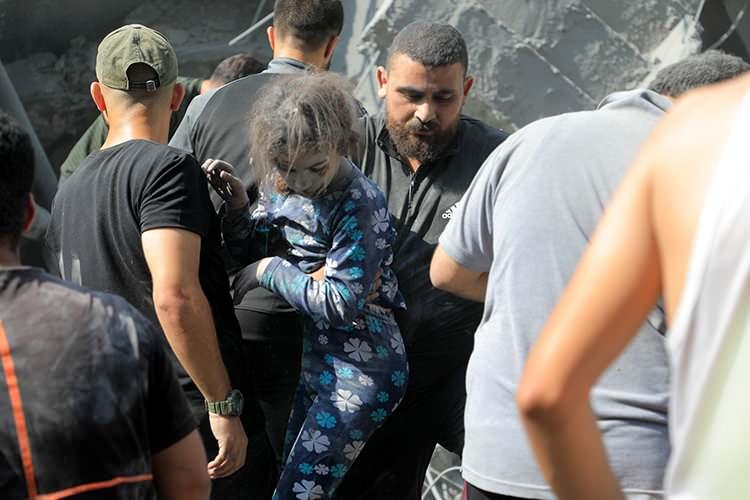 <p>Enkaz yığınına dönen bölgede öldürülen çocukların 133 tanesinin yaşını tamamlamadığı belirlendi. </p>