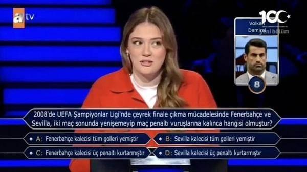 <p><span style="color:#B22222"><strong>SÜRPRİZ TELEFON JOKERİ!</strong></span></p>
<p><strong>Joker hakkı olarak Volkan Demirel'i arayan Güneş "2008'de UEFA Şampiyonlar Ligi'nde çeyrek finale çıkma mücadelesinde Fenerbahçe-Sevilla, iki maç sonunda yenişemeyip maç penaltı vuruşlarına kalınca hangisi olmuştur?" sorusunu sordu.</strong></p>