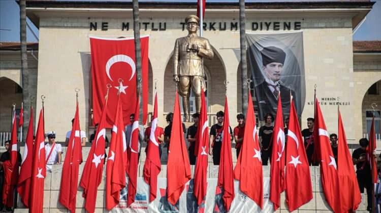 <p>19 Mayıs Pazar: Atatürk'ü Anma, Gençlik ve Spor Bayramı</p>
