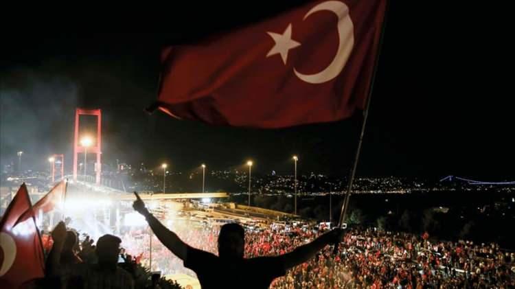 <p>15 Temmuz Pazartesi: Demokrasi ve Milli Birlik Günü</p>