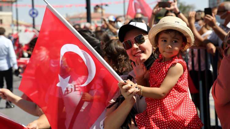 <p>30 Ağustos Cuma : Hafta sonu ile birlikte 3 gün tatil.</p>

