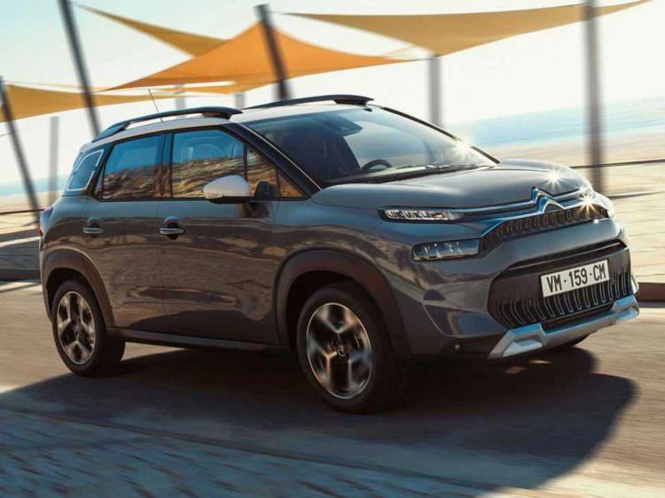 <p>Güçlü SUV tasarımı, çok yönlü kullanımı, sürüş güvenliği ve konforunu destekleyen gelişmiş teknolojilere sahip Citroen C3 Aircross modeli, 200 bin TL için 12 ay vade ve yüzde 0,99 faizli kredi veya 150 bin TL için 12 ay vadeli yüzde 0 faizli kredi seçenekleri ile satın alınabiliyor.</p>

<p>​</p>
