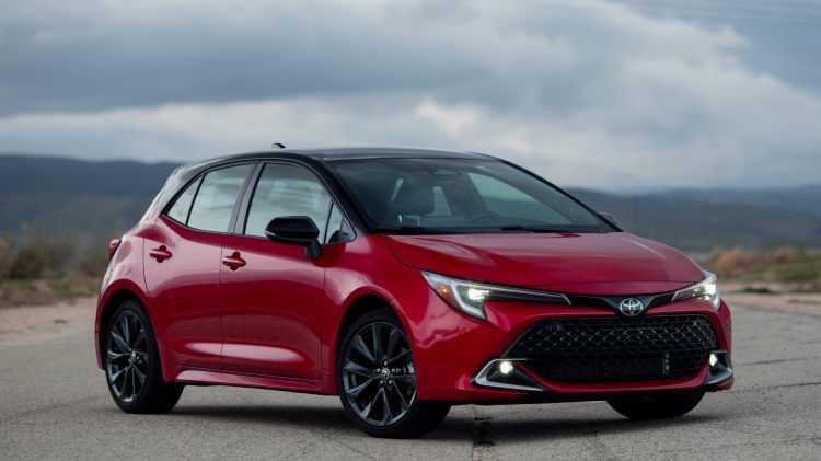 <p>Sportif tasarımı ve dinamik sürüşüyle öne çıkan Toyota Corolla HB sahibi olmak isteyenler için ise bu model 160 bin TL'ye varan indirim ile 1 milyon 310 bin TL'den başlayan fiyatlarla sunuluyor. Dileyenler 200 bin TL'ye 12 ay vade ve yüzde 0 faizli krediden de yararlanabilecek.</p>
