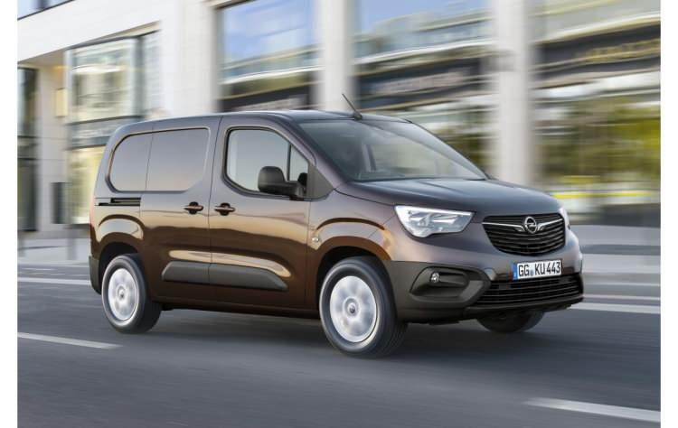 <p>Opel'in diğer hafif ticari araç modelleri Combo Life, Combo Cargo, Vivaro Cargo ve Vivaro City Van ise 200 bin TL için 12 ay vade ve yüze 1,99 faizli kredi imkanlarıyla showroomlarda yeni sahiplerini bekliyor. </p>
