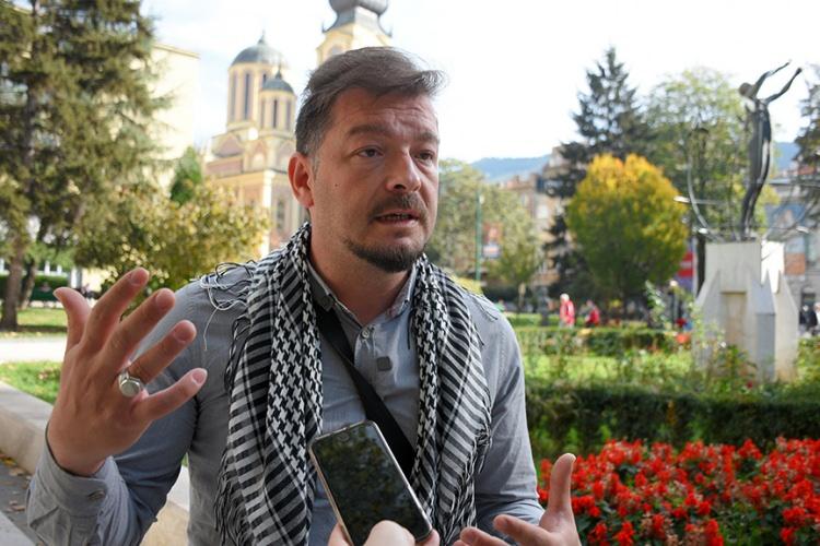 <p>Bölgede yoğun saldırılar sürerken yaşananları aktaran AA muhabiri Semir Sejfovic, "Zulmün bugüne kadar karşılaştığı en insanlık dışı durum olduğunu" dedi. </p>