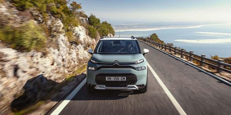 <p>Citroen C4'e ise, 25 bin TL tutarındaki yakıt kartı hediyesi, 250 bin TL için 12 ay ve yüzde 0,99 faizli kredi veya 180 bin TL için 12 ay ve yüzde 0 faizli krediyle sahip olunabiliyor.</p>

<p> </p>
