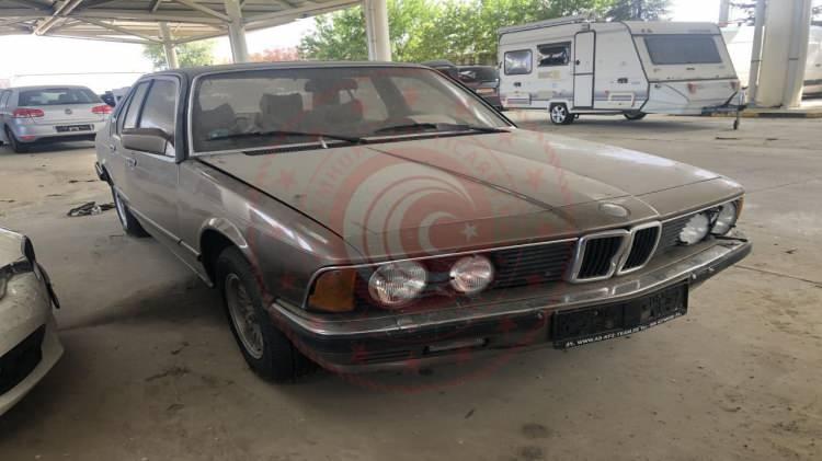 <p>1987 - BMW 7.35 İ</p>
<p> </p>
<p>- Manuel</p>
<p> </p>
<p>- Başlangıç Bedeli: 315.000 </p>
<p> </p>
<p> </p>