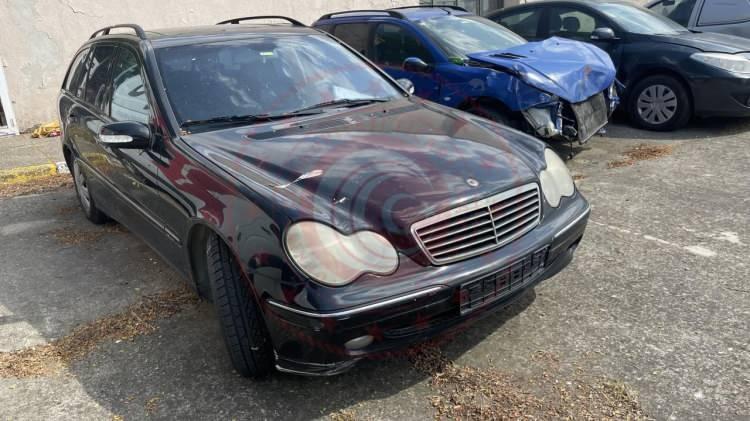 <p>2001- MERCEDES - BENZ C 220 CDI T-MODEL</p>
<p> </p>
<p>- Otomatik </p>
<p> </p>
<p>- Başlangıç Bedeli: 390.000 TL</p>