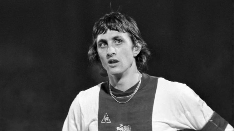 <p>5 - Johan Cruyff - 3 kez<br />
<br />
* Hollandalı futbol efsanesi Johan Cruyff, 1971, 1973 ve 1974 yıllarında Ballon d'Or ödülünü üç kez kazandı.</p>