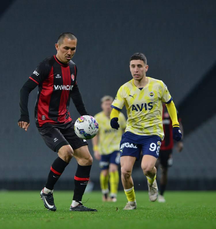<p>* Fenerbahçe-Fatih Karagümrük (Süper Lig)</p>