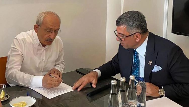 <p>CHP Elazığ Milletvekili Gürsel Erol CHP içinde değişimcilere sert çıkışları ile Kılıçdaroğlu'nun yanında olduğunu sık sık dile getirdi.</p>

<p>Kurultay öncesi yaptığı açıklamada değişime önderlik edecek kişinin Özgür Özel olamayacağını belirten Erol, "Bunlar aslında değişimci değil, fırsatçılar. Onlar da yapılan tüm yanlışlıklardan sorumlular." ifadelerini kullanmıştı.</p>
