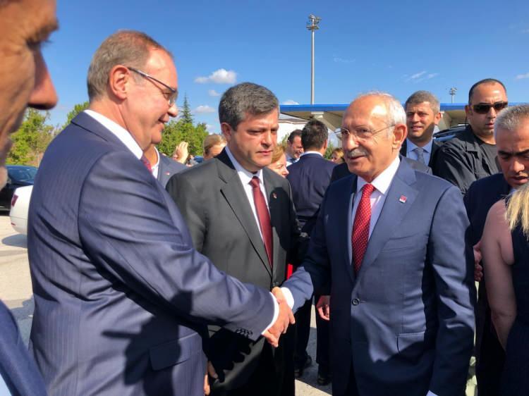 <p>CHP'de Genel Başkan Yardımcısı ve Parti Sözcüsü Faik Öztrak'ın Kılıçdaroğlu desteği herkes tarafından bilinen bir gerçek. </p>
