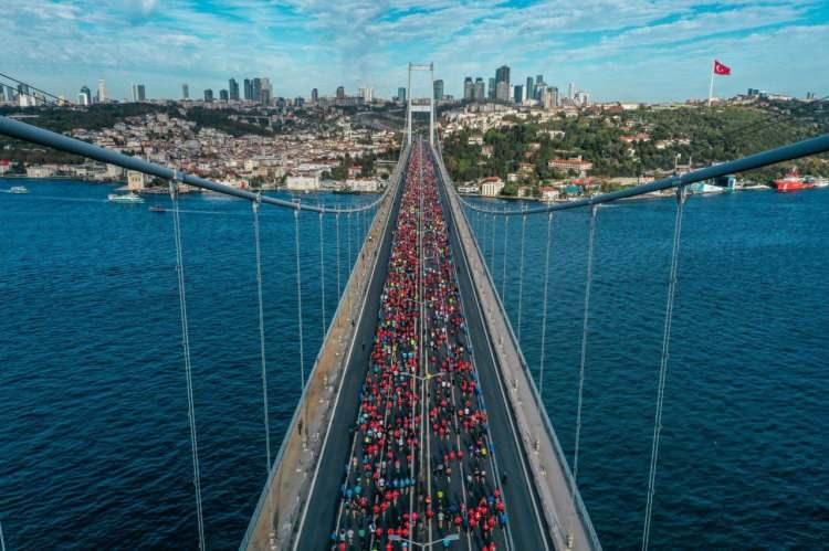 <p>"Dünyanın kıtalararası koşulan tek maratonu" unvanını taşıyan ve Dünya Atletizm Birliğinin "Gold Label" kategorisinde yer alan İstanbul Maratonu 45. kez gerçekleştiriliyor.</p>

<p> </p>
