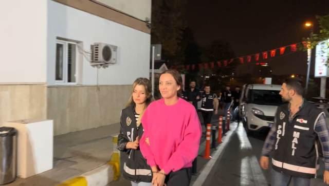 <p>Kara para aklama iddiasıyla gündemde olan Engin Polat ile eşi Dilan Polat, dün gece düzenlenen operasyonla gözaltına alınmıştı. </p>