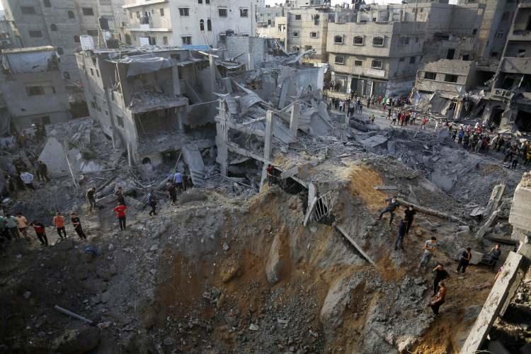<p>Gazze'yi abluka altına alan İsrail orantısız güç kullanmaya devam ediyor. </p>
