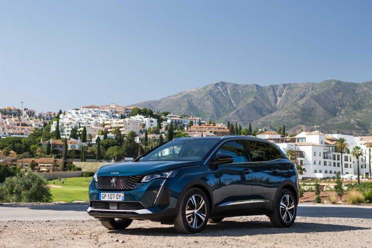 <p><strong>PEUGEOT</strong></p>

<p> </p>

<p>Kasım boyunca sürecek avantajlı kampanyalar kapsamında yeni SUV 2008, SUV 3008, SUV 5008, 208, 308, 408, yeni 508 ve hafif ticari araç modellerinde birbirinden cazip faiz oranlı kredi fırsatları sunuluyor.</p>
