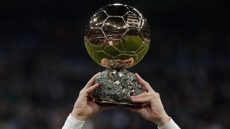 <p>Hırvat yıldız her yıl France Football dergisinin düzenlediği Ballon d'Or ödüllerinde en iyi kaleciye verilen ödül olan Lev Yashin ödülüne aday olmuştu.</p>
