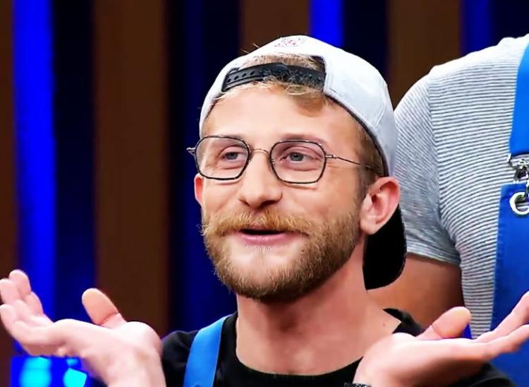 <p>MasterChef Tahsin'in o dönemde de girdiği diyaloglar ile ön plana çıktığı dikkatlerden kaçmadı. Ünlü ismin eski halini görenler çok şaşırdı. </p>
